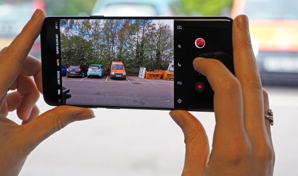 What makes a good smartphone camera? Five things to look out for - Dignited  %